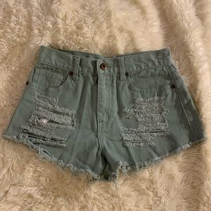 💚 Olive green distressed high waisted shorts